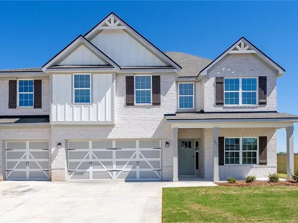 2931 Wyndham Village Dr, Opelika, AL 36804