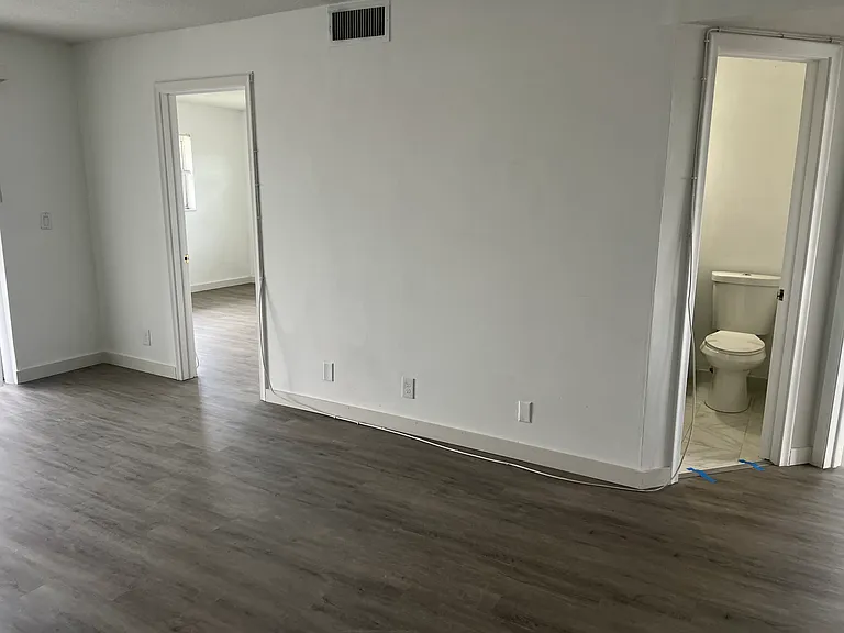 9911 Sandalfoot Blvd #111 — Photo 4