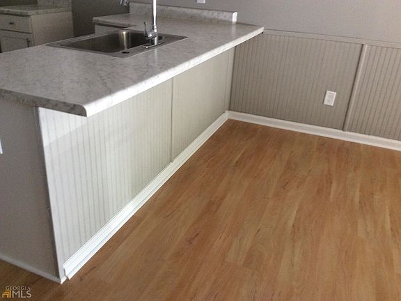 5th image of 209 Walker Dr Unit A