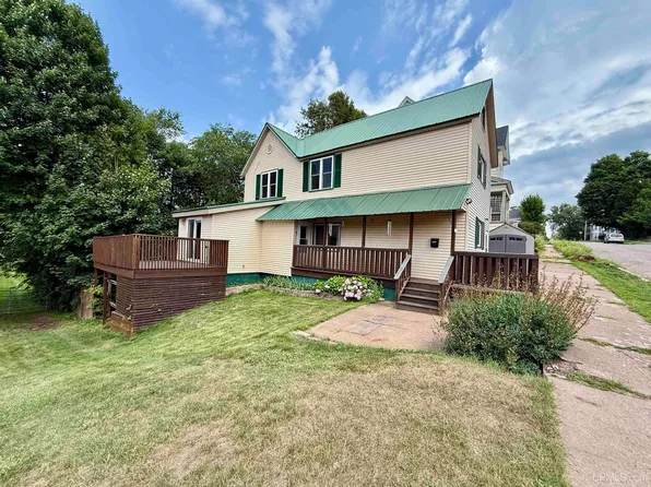 306 W Ely St, Ishpeming, MI 49849