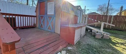 2937 Higgins St — Photo 91