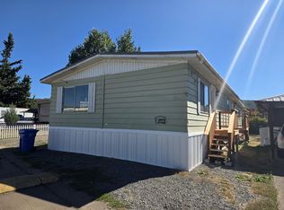 137 Berry Loop Ln, Roseburg, OR 97471