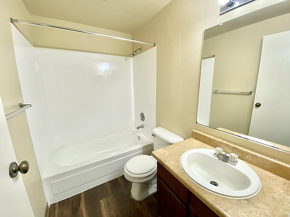 4th image of 3024 118th Ave SE #D102