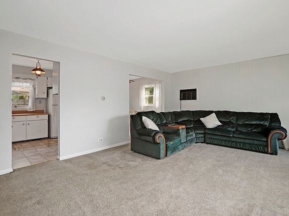 4th image of 343 N Greenview Ave