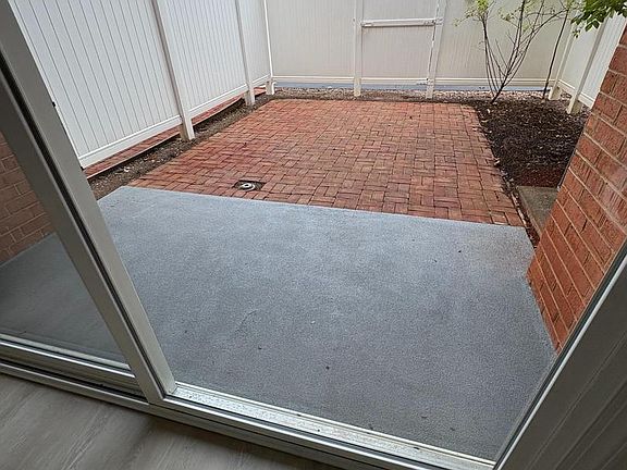 3rd image of 1800 Jefferson Park Ave APT 129
