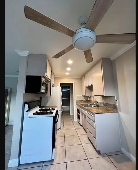 Mesa Apartments — Photo 26