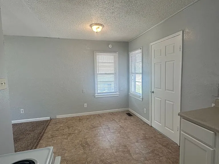 125 E Northrup Dr — Photo 20