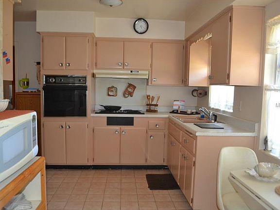4th image of 1453 Satsuma St