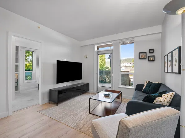 700 Clarke Rd #101, Coquitlam, BC V3J 3Y1