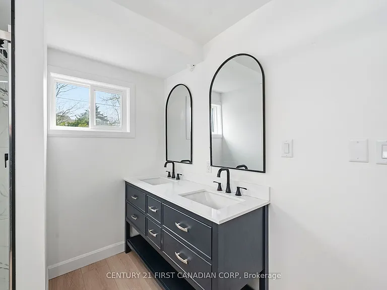 1326 Commissioners Rd W — Photo 16