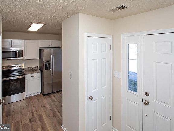 4th image of 3147 Heathcote Rd