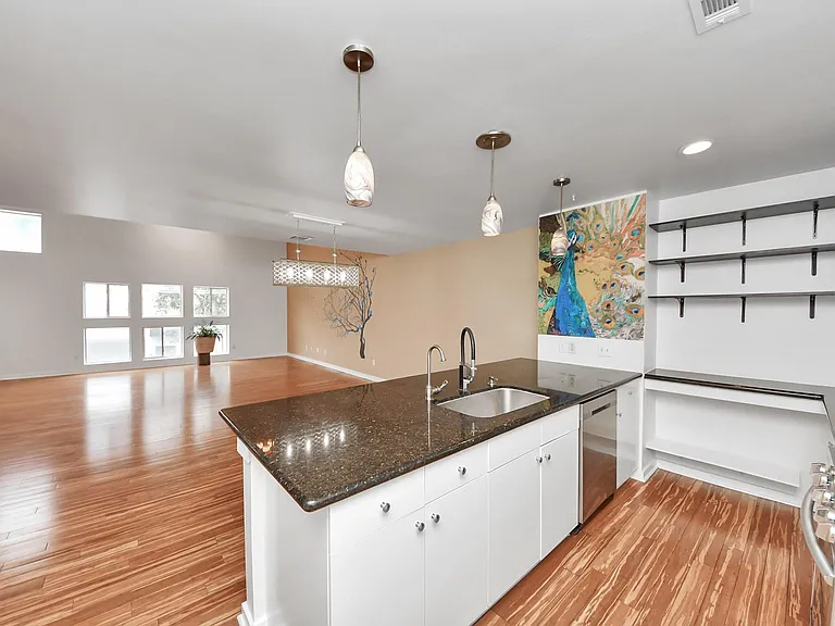 1428 Bailey St — Photo 14