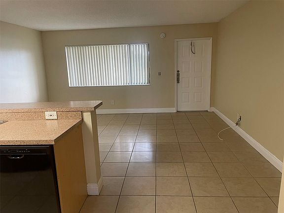 3rd image of 1617 Meadows Circle #1617