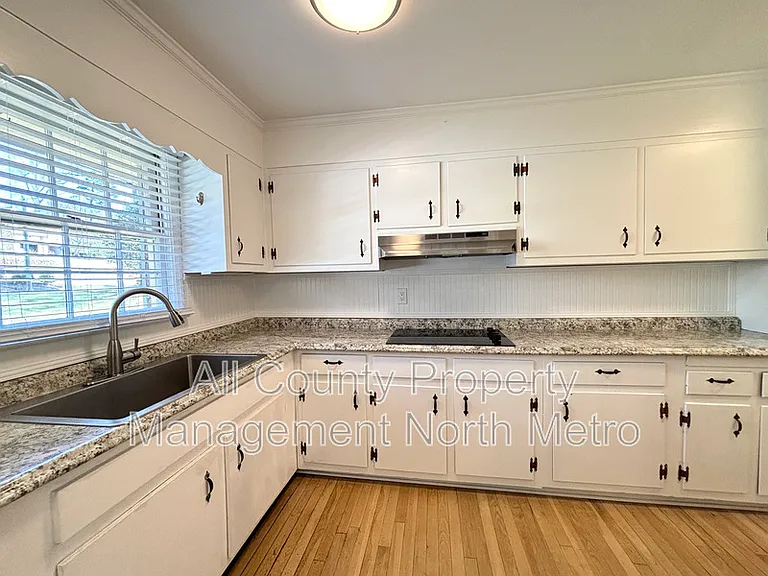 1273 Becket Dr NE — Photo 5