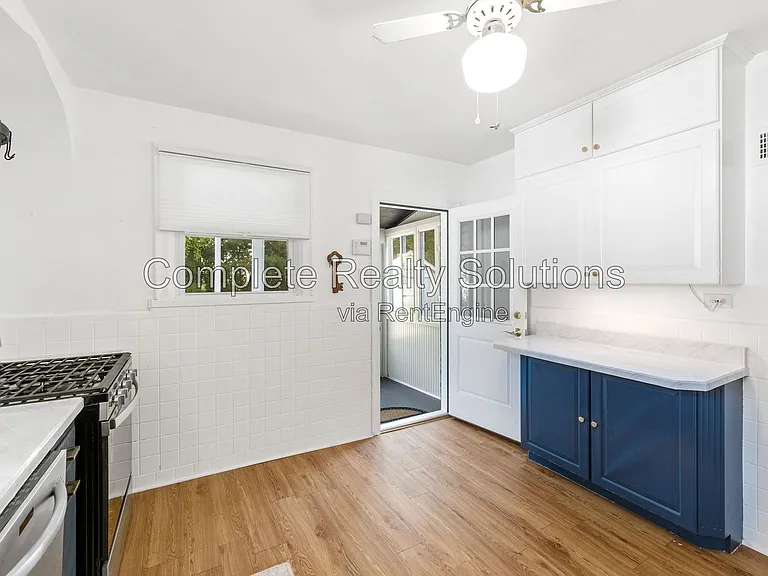 8511 Florence Ave — Photo 31