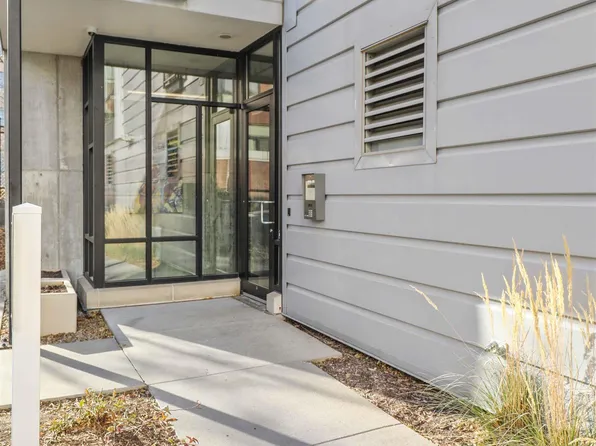 1027 Marcy Plz #302, Omaha, NE 68108