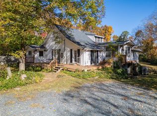 5820 Skylark Rd, Pfafftown, NC 27040