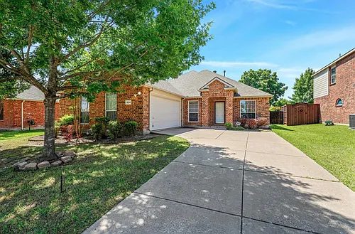 1534 Sleepy Hollow Dr Photo 1