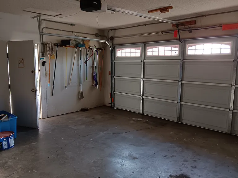 707 W 4th St — Photo 20