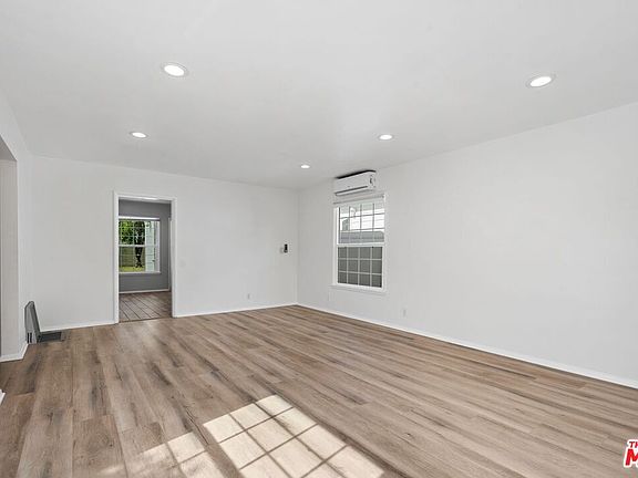 5th image of 1019 Amherst Ave