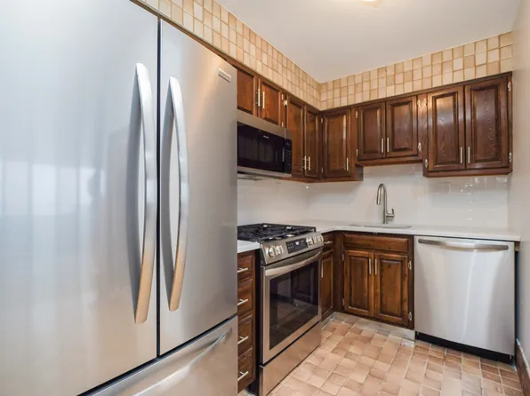 10 Bay Street Landing image 11 of 24