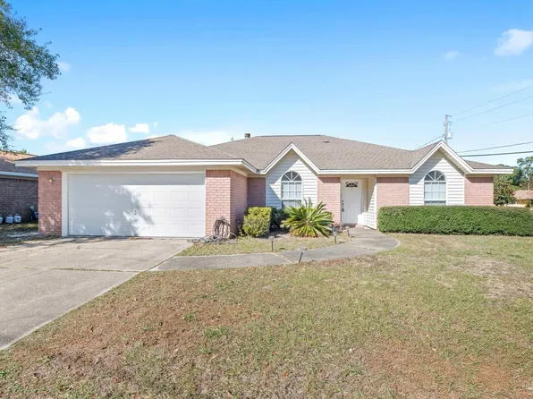 9000 Bluebay Ln, Pensacola, FL 32506