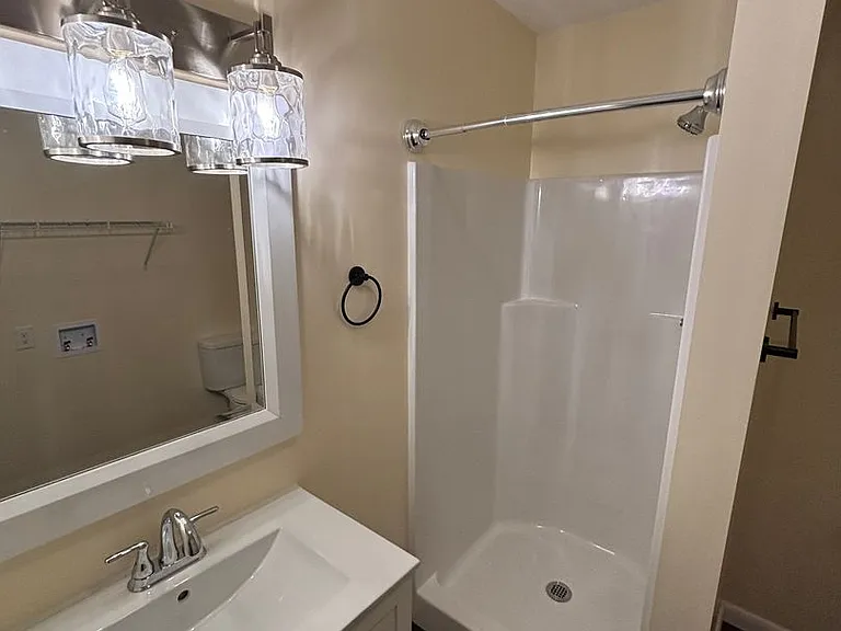 6617 Brackett Rd — Photo 24