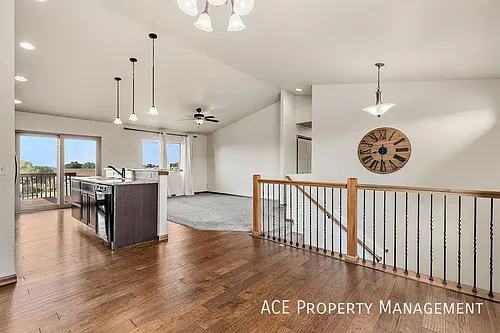 3119 New England St Photo 1