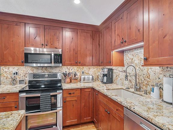 4th image of 5101 N Lake Blvd #26