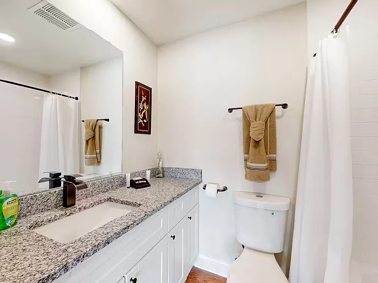 218 W Rosetta Ave — Photo 3