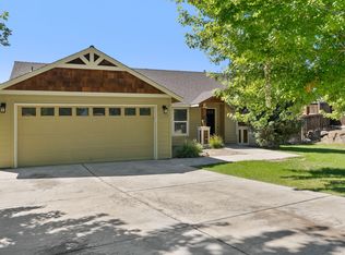 2290 SW Kalama Ave, Redmond, OR 97756