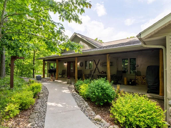 N5375 Kentwoods Rd, Bryant, WI 54418