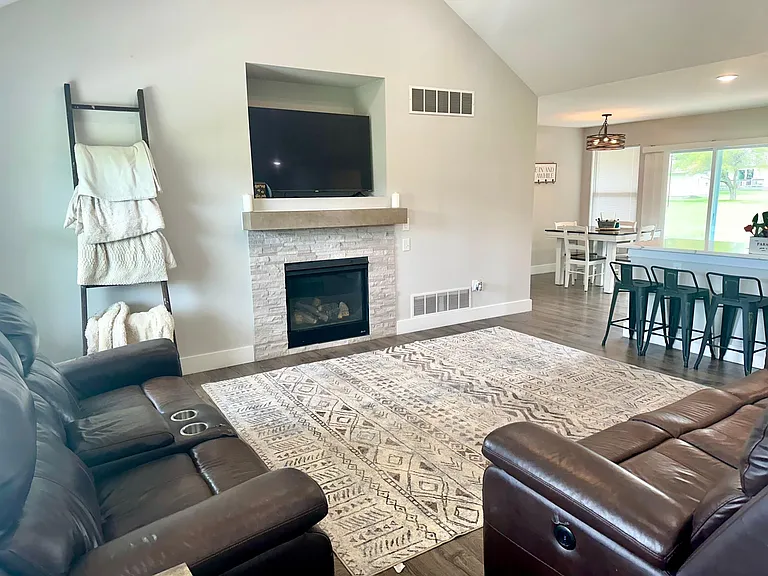 4727 Basin St — Photo 10