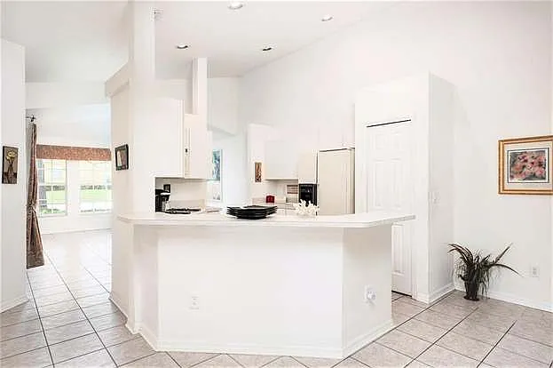 2162 Brandon Park Cir — Photo 2