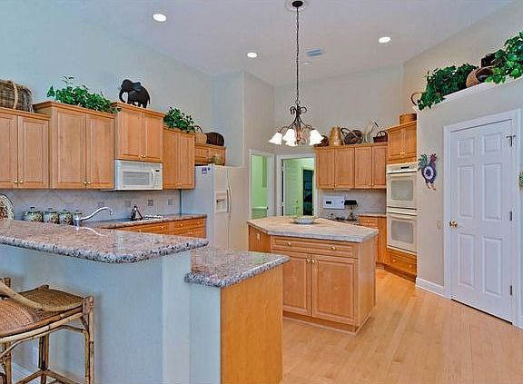 5th image of 7428 Treeline Dr