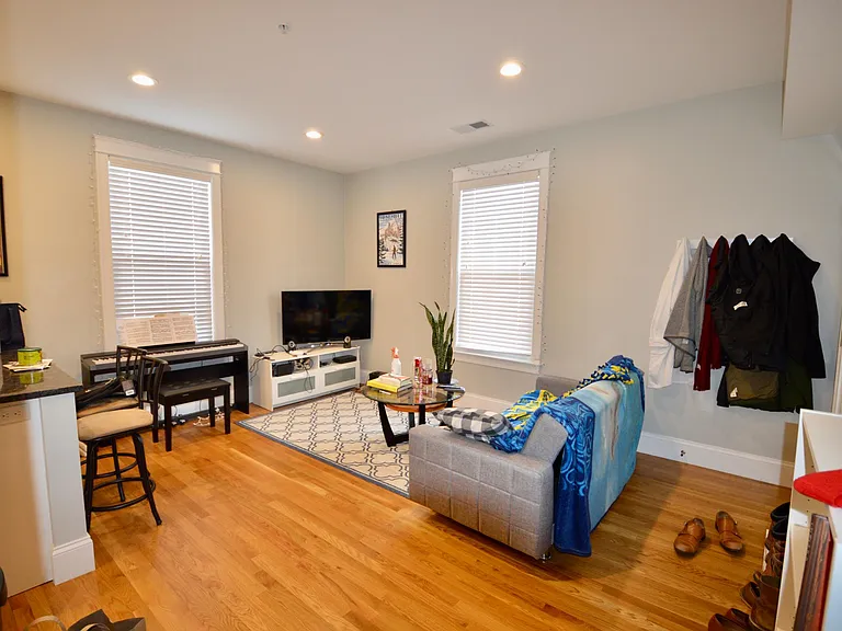 405 S Huntington Ave #2R — Photo 58