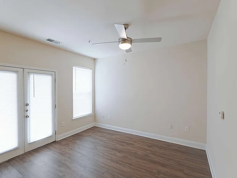 Ashbury Square Apartments — Photo 46