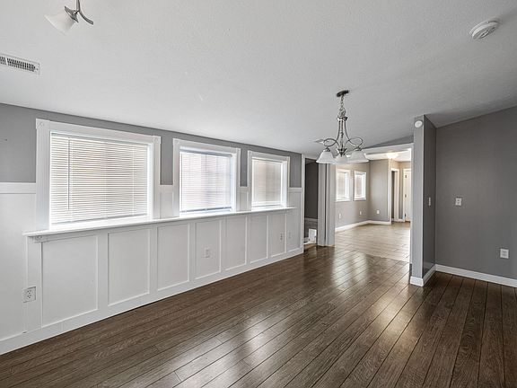4th image of 518 W Russ St