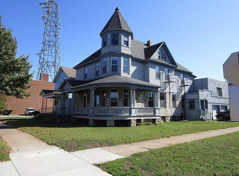 1st image of 1021 1st Ave S