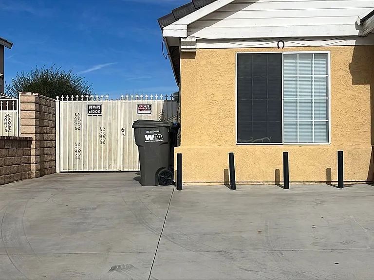 2121 Beechwood St — Photo 3