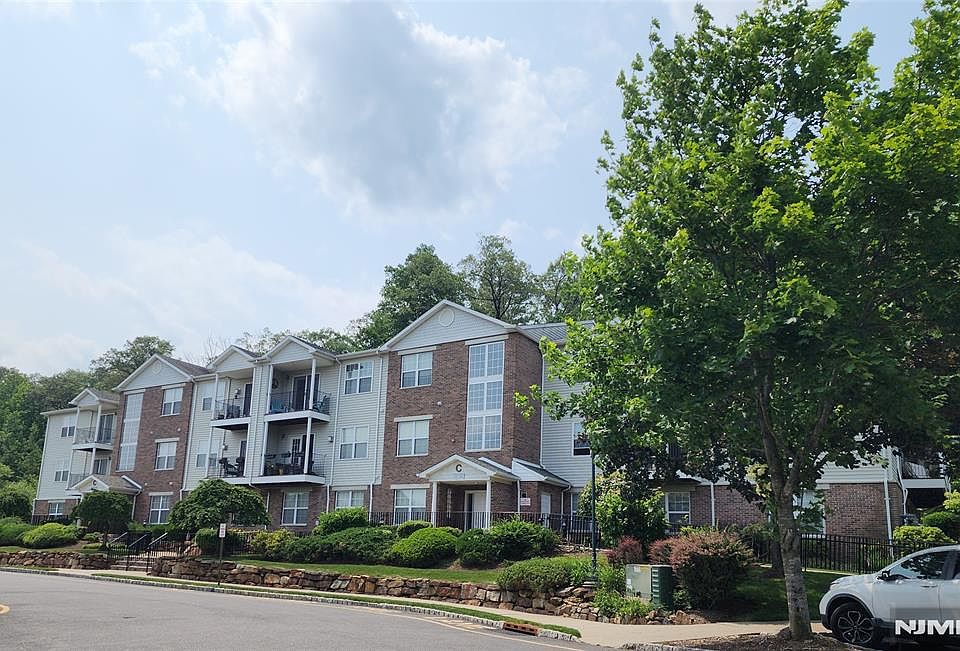 1st image of 75 Mountain View Ct