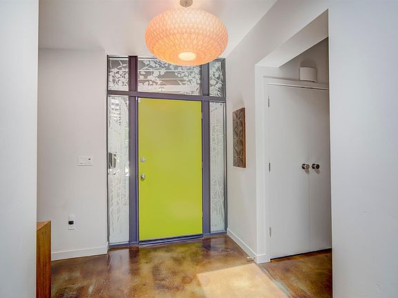 5th image of 1108 Dartmouth Pl