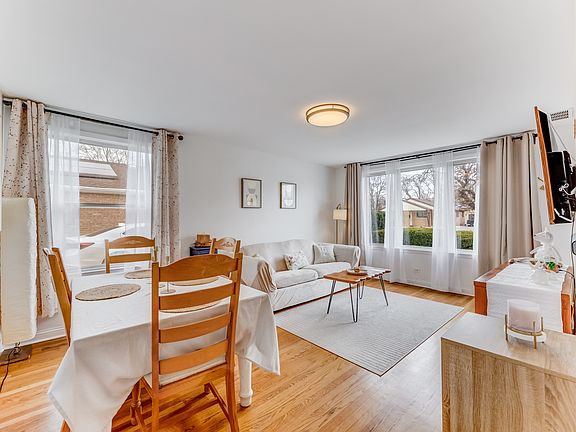 2nd image of 5134 W 90th St