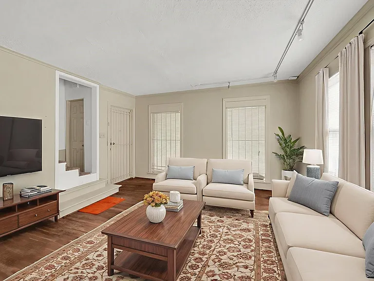 1939 Richmond Ave #2 — Photo 2