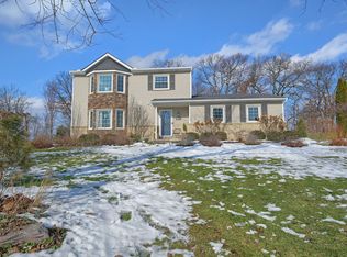 60464 Lamplighter Dr, New Hudson, MI