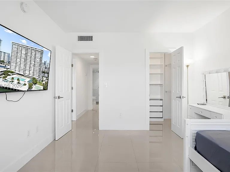 300 Bayview Dr #307 — Photo 25
