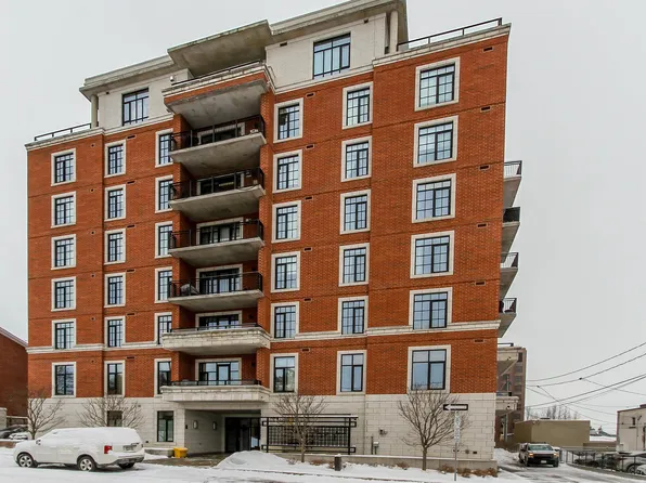 327 Breezehill Ave S #301, Ottawa, ON K1Y 1R6