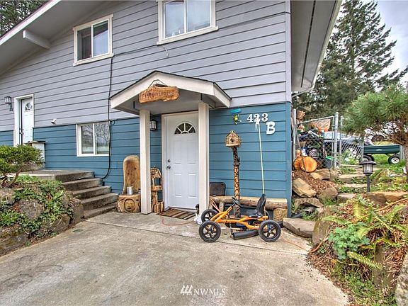 3rd image of 423 W Wyandotte Ave #A & B