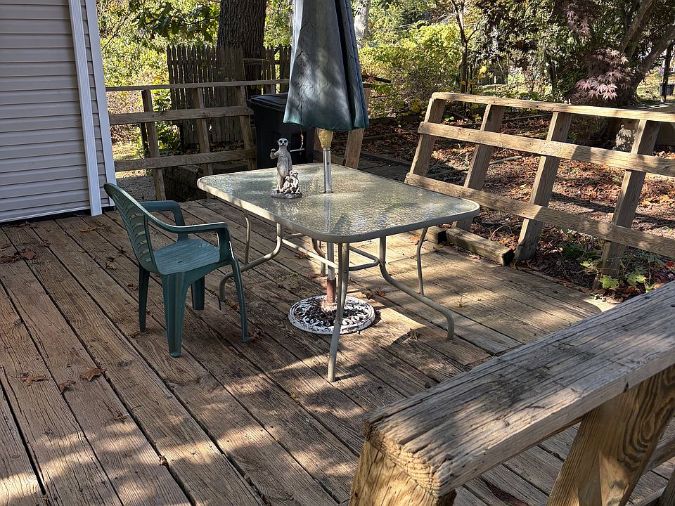 2nd image of 3 Seawanhaka Ave