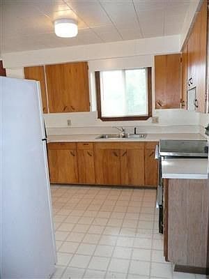 5th image of 3415 College St SE